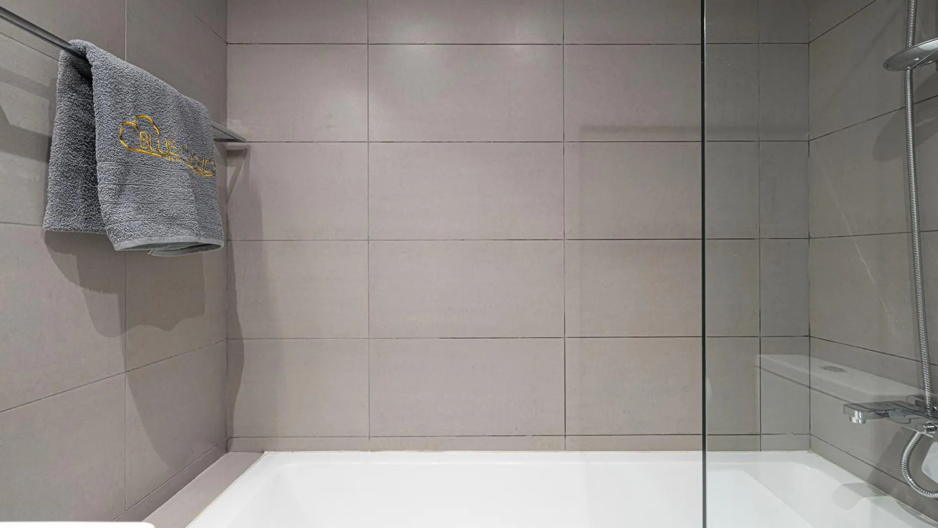 Private Studio Apartment - Ash And Luxe Sharjah