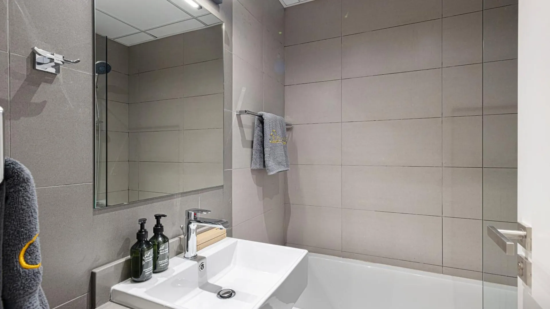 Private Studio Apartment - Ash And Luxe Sharjah United Arab Emirates